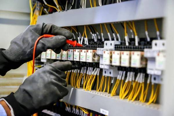 Technicien Électricité & Automatismes